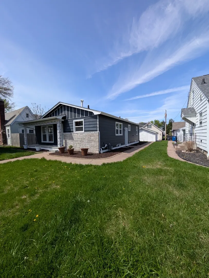 2505 23rd Avenue B Avenue, Moline, IL 61265 - #2