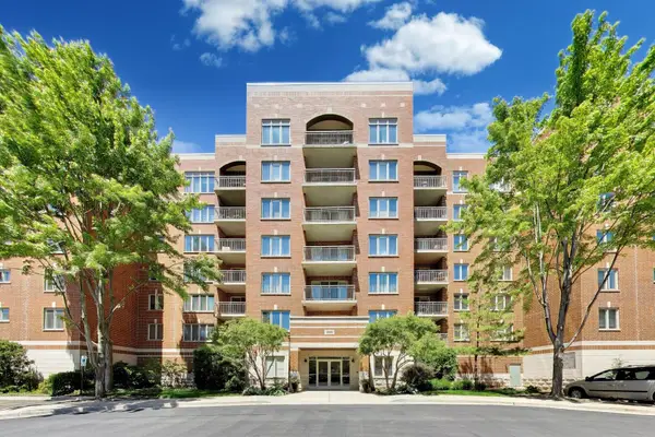390 S Western Avenue #201, Des Plaines, IL 60016