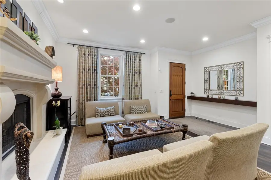 Address Withheld By Seller, Chicago, IL 60618 - #2