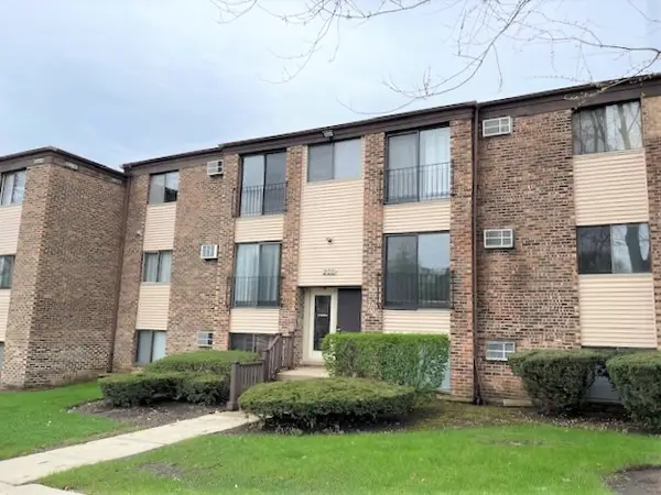 200 Dunteman Drive #202, Glendale Heights, IL 60139