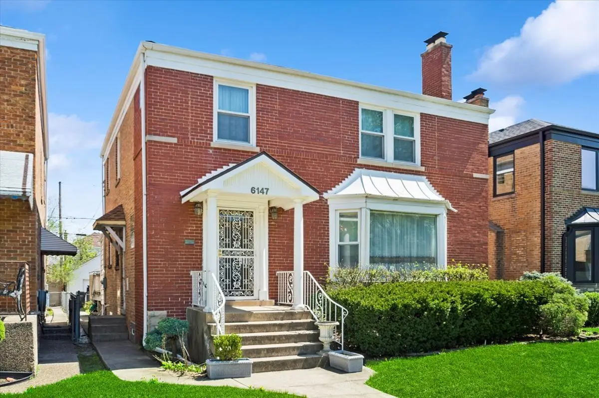 6147 N Central Park Avenue, Chicago, IL 60659 - #1