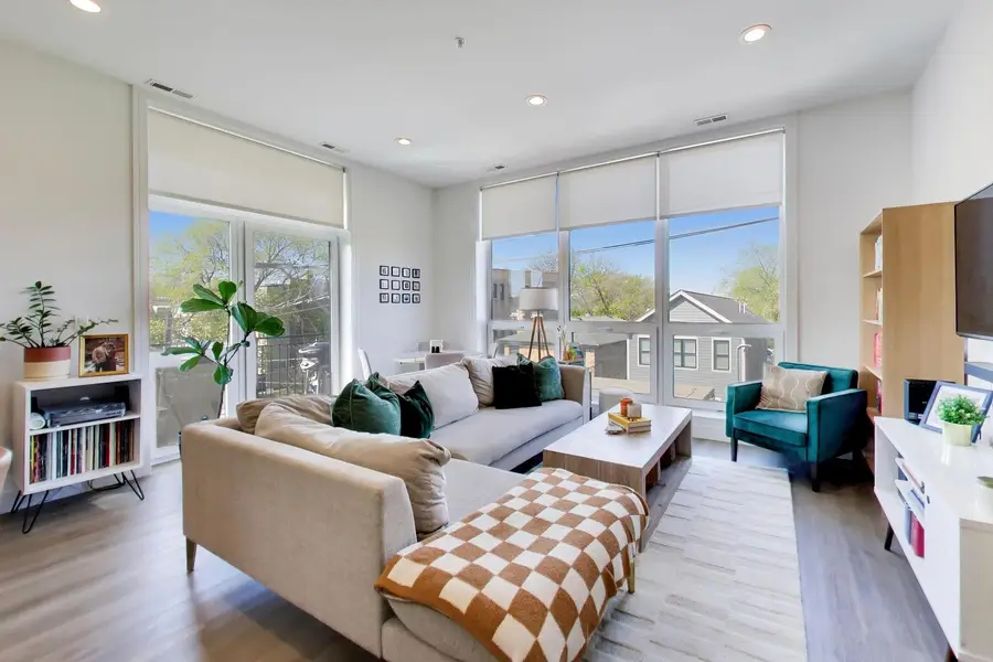 2423 W Fullerton Avenue #3F, Chicago, IL 60647 - #3