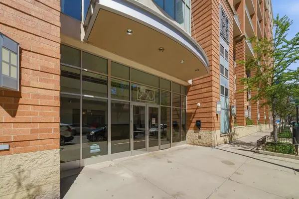 950 W Monroe Street #710, Chicago, IL 60607