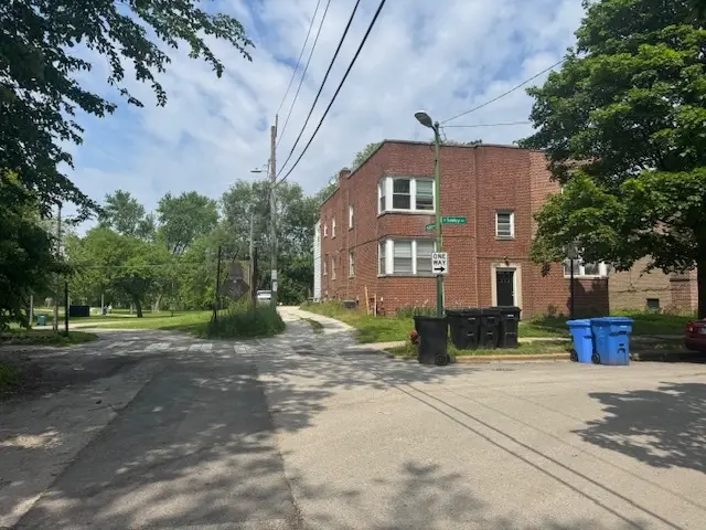 6561 N Seeley Avenue, Chicago, IL 60645 - #2