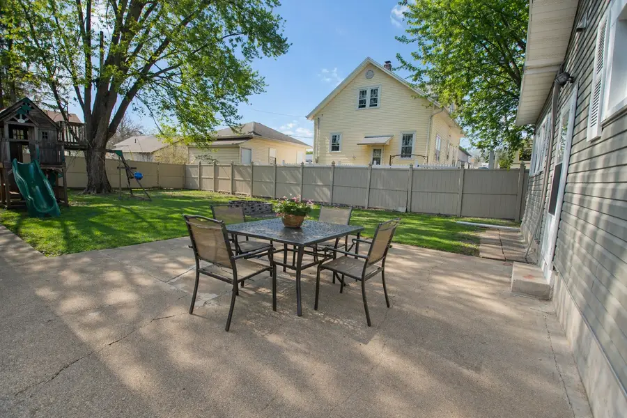 623 N Ottawa Avenue, Dixon, IL 61021 - #2