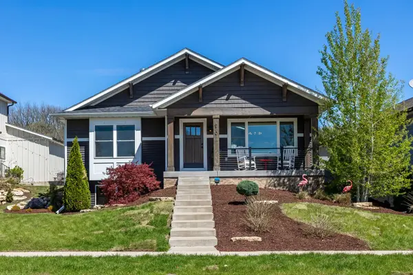 670 Holmes Street, Bettendorf, IA 52772