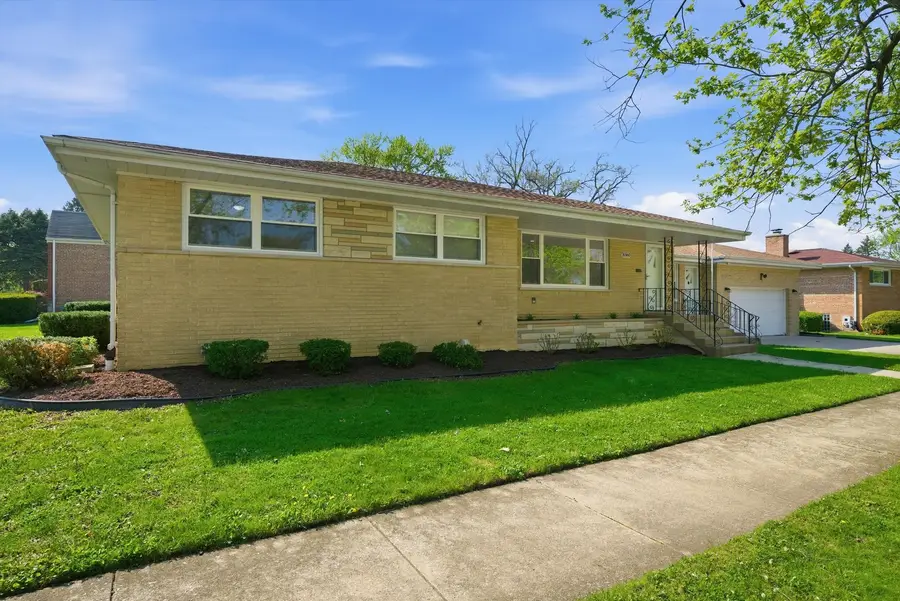 16560 Greenwood Avenue, South Holland, IL 60473 - #3