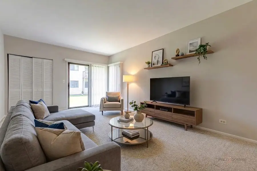 1090 Pine Tree Circle N, Buffalo Grove, IL 60089 - #3