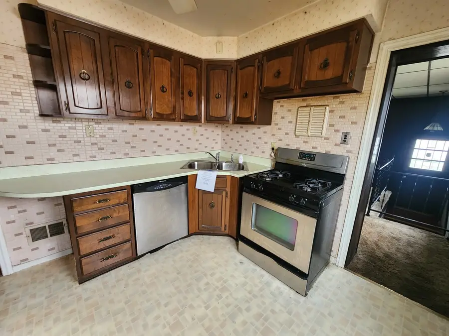 1568 Wentworth Avenue, Calumet City, IL 60409 - #3