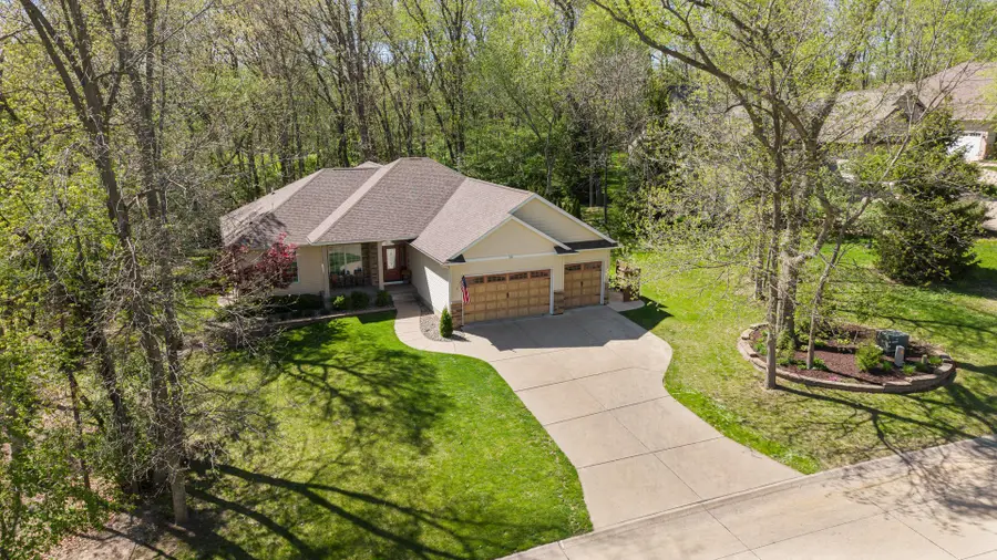 30 Hollows Court, Le Claire, IA 52753 - #2
