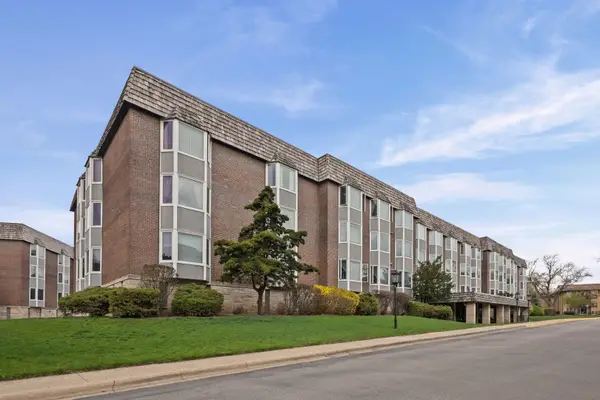 400 Ascot Drive #2L, Park Ridge, IL 60068