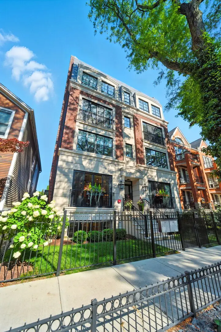 1733 N Mohawk Street #1N, Chicago, IL 60614 - #2