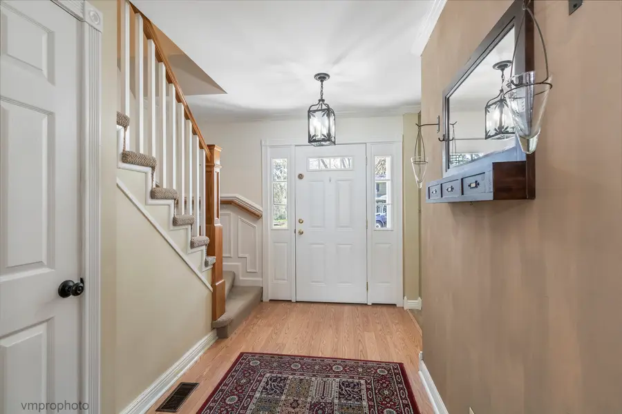 901 Crestfield Avenue, Libertyville, IL 60048 - #3