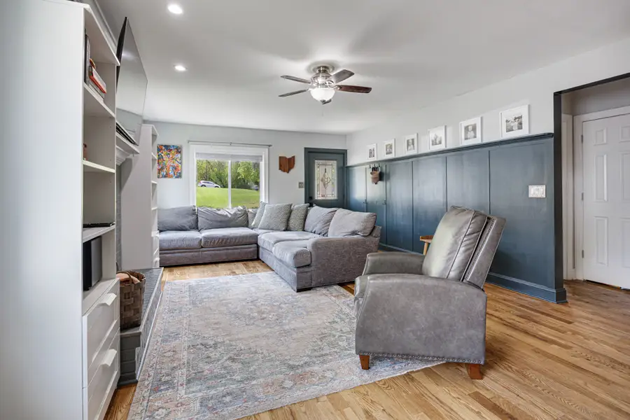 1020 Dean Street, Saint Charles, IL 60174 - #2
