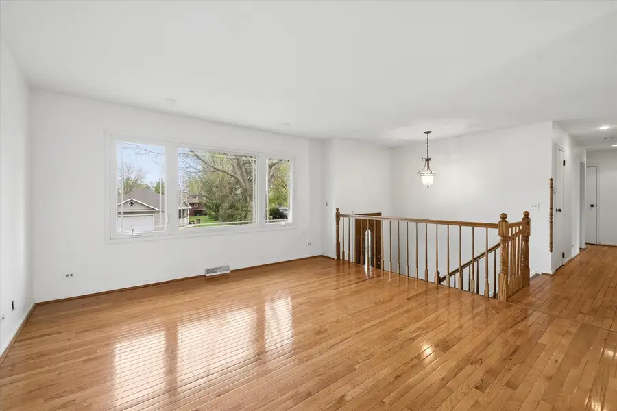 13 Hawthorne Road, Lake In The Hills, IL 60156 - #2