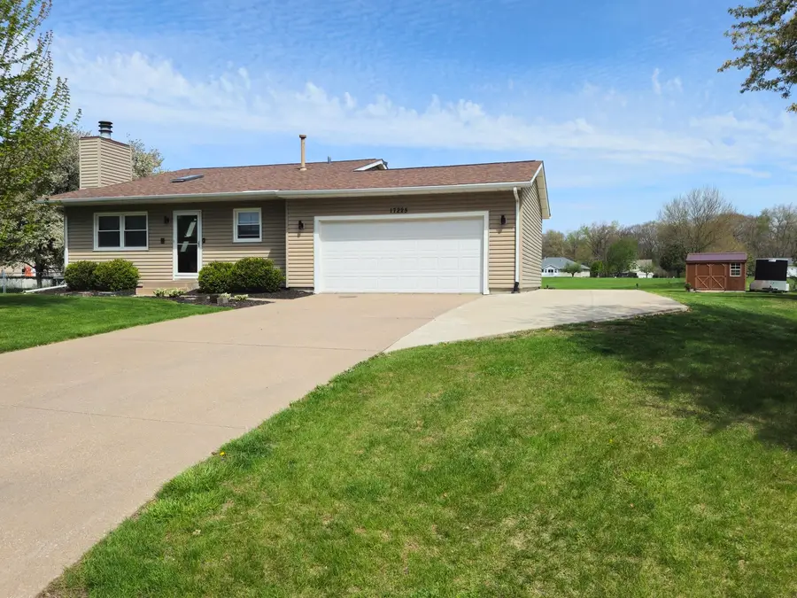 17225 40th Avenue Court N, East Moline, IL 61244 - #2