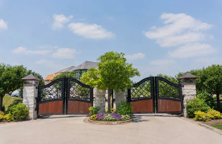 23 Enclave Court, South Barrington, IL 60010 - #2