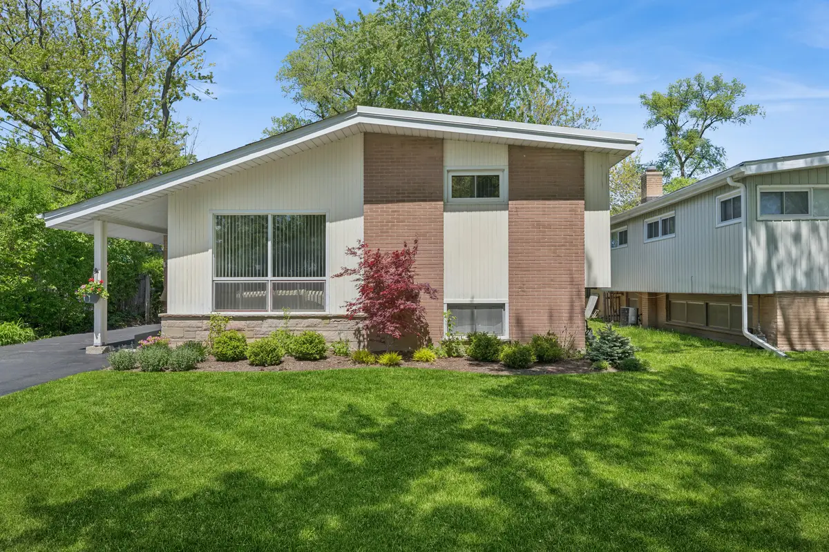 334 Southgate Drive, Northbrook, IL 60062 - #1