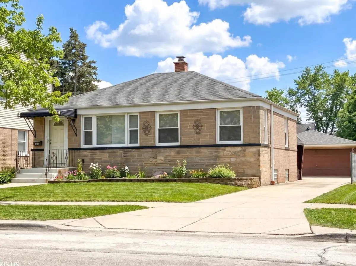2112 Portsmouth Avenue, Westchester, IL 60154 - #1