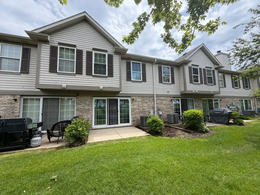1910 Grove Avenue, Schaumburg, IL 60193 - #3