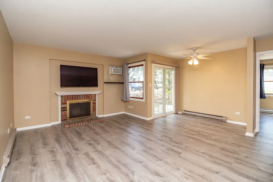 4303 W Shamrock Lane #1C, McHenry, IL 60050 - #2