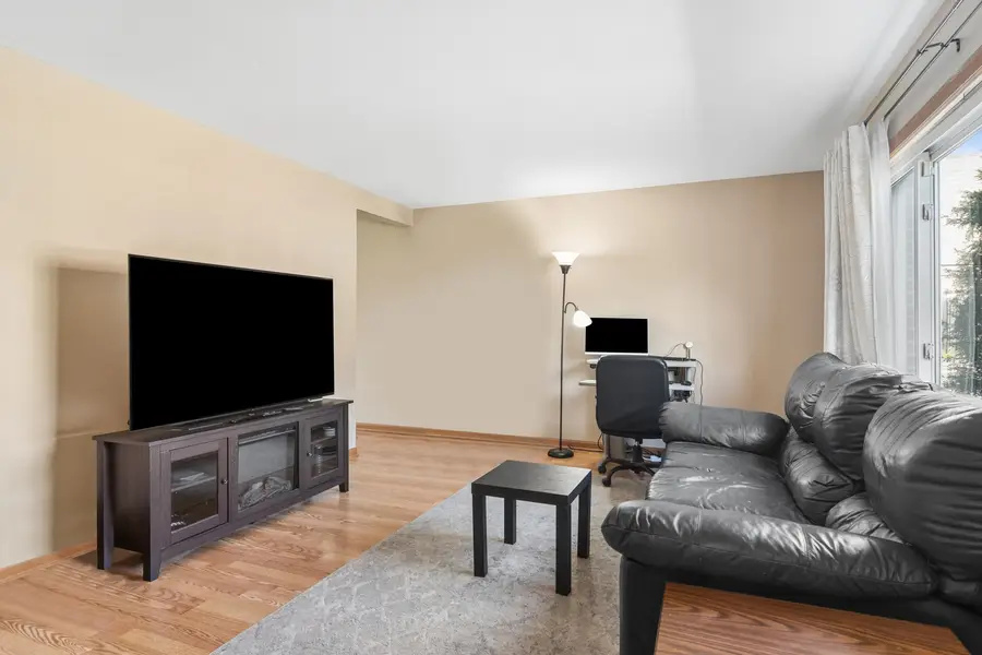 1058 N Boxwood Drive #A, Mount Prospect, IL 60056 - #2