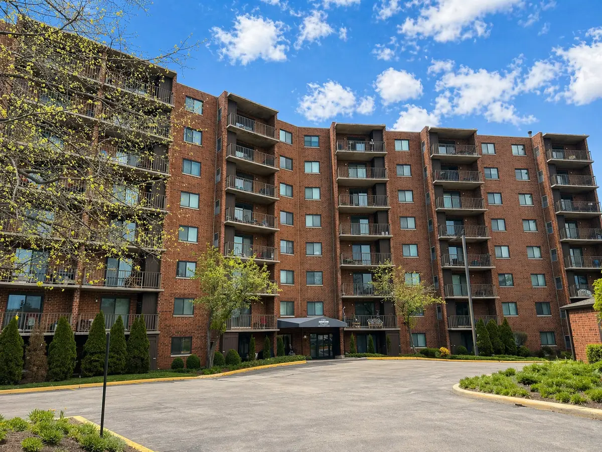 1 Bloomingdale Place #100, Bloomingdale, IL 60108 - #1
