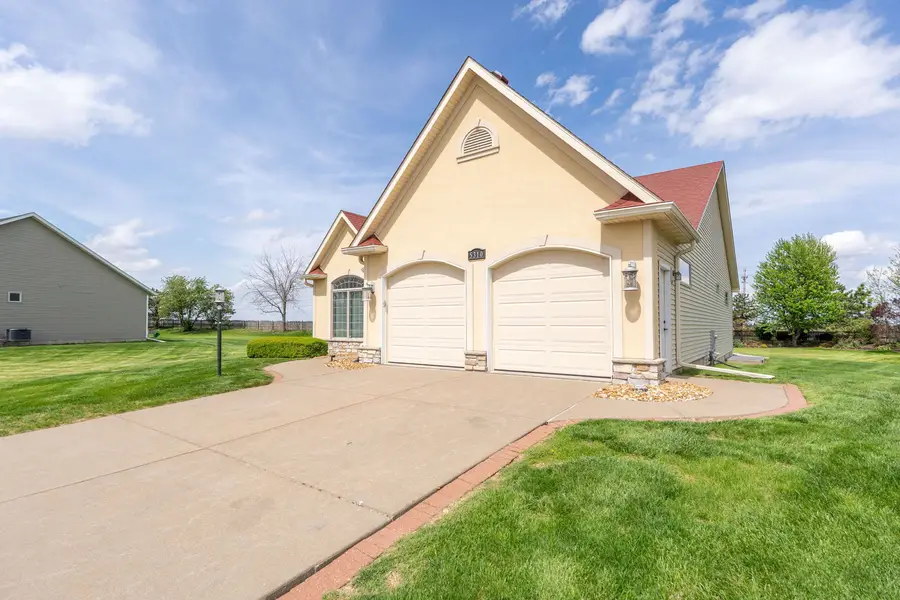 5310 Baraboo Court, Davenport, IA 52804 - #3