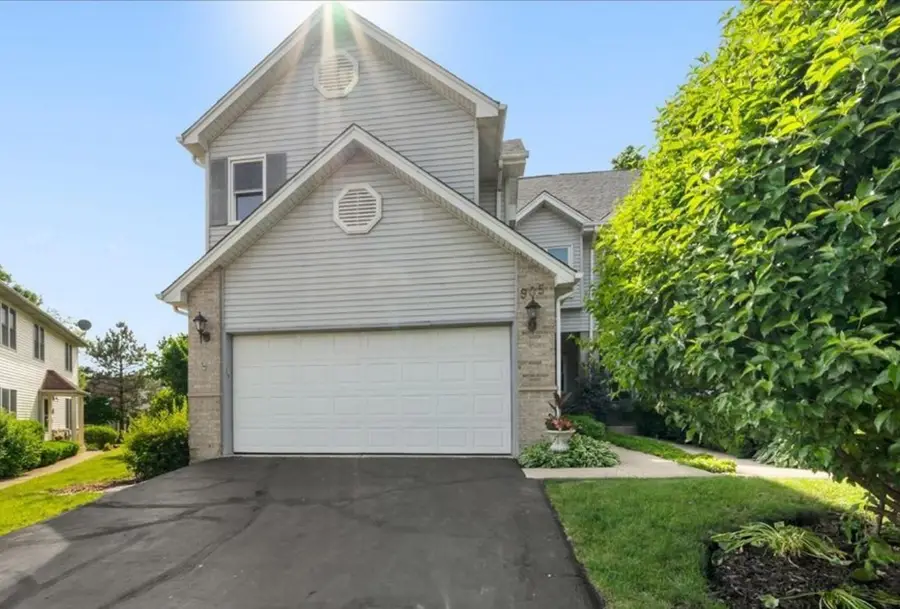 905 Thornwood Court, Saint Charles, IL 60174 - #2