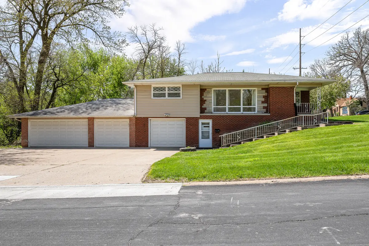 2400 27th Street, Rock Island, IL 61201 - #1