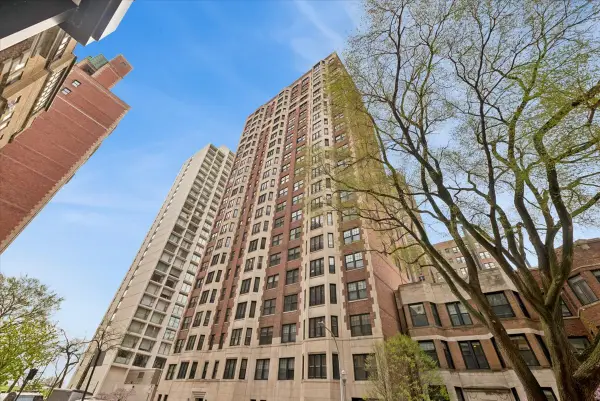 421 W Melrose Street #6C, Chicago, IL 60657