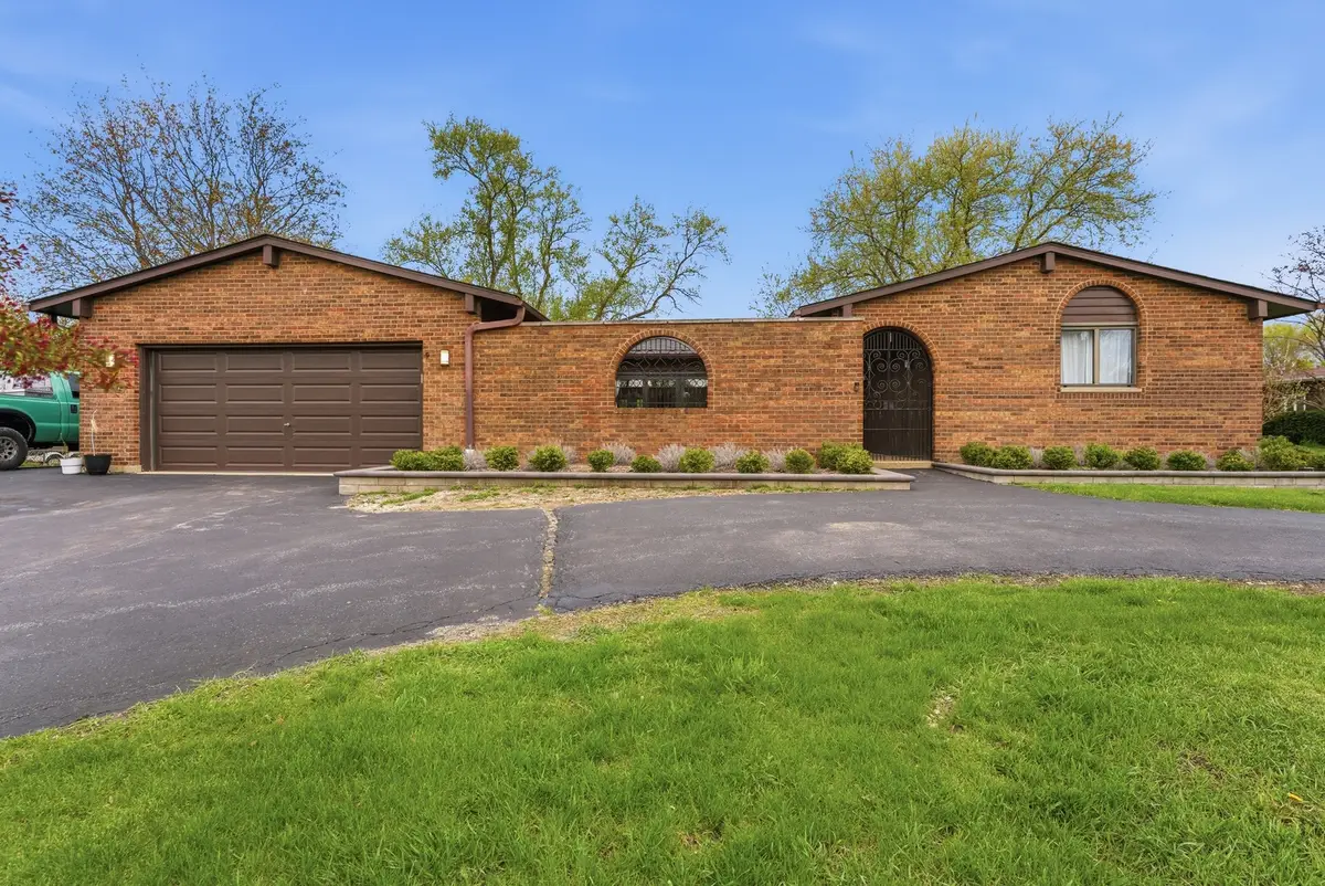 24262 W Rose Avenue, Lake Zurich, IL 60047 - #1