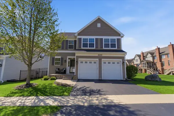 2699 Regency Court E, St. Charles, IL 60175