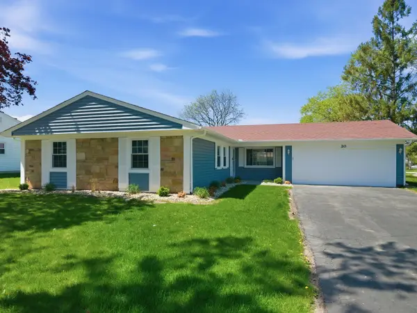 20 Emerson Drive, Schaumburg, IL 60194