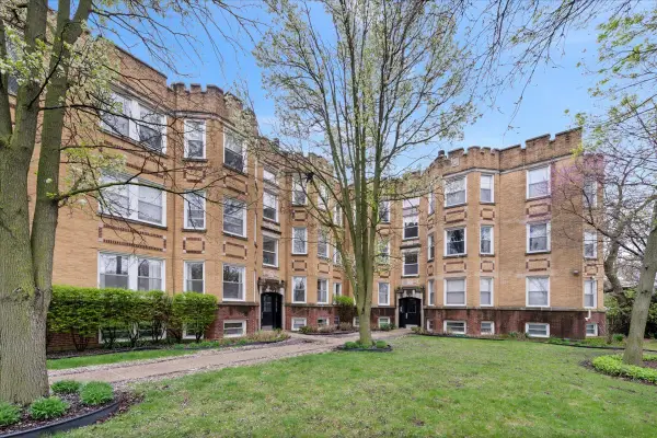 2579 W Montrose Avenue #1N, Chicago, IL 60618