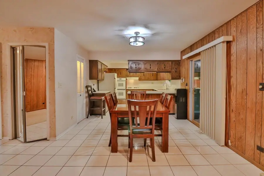 7N240 West End Road, Roselle, IL 60172 - #2