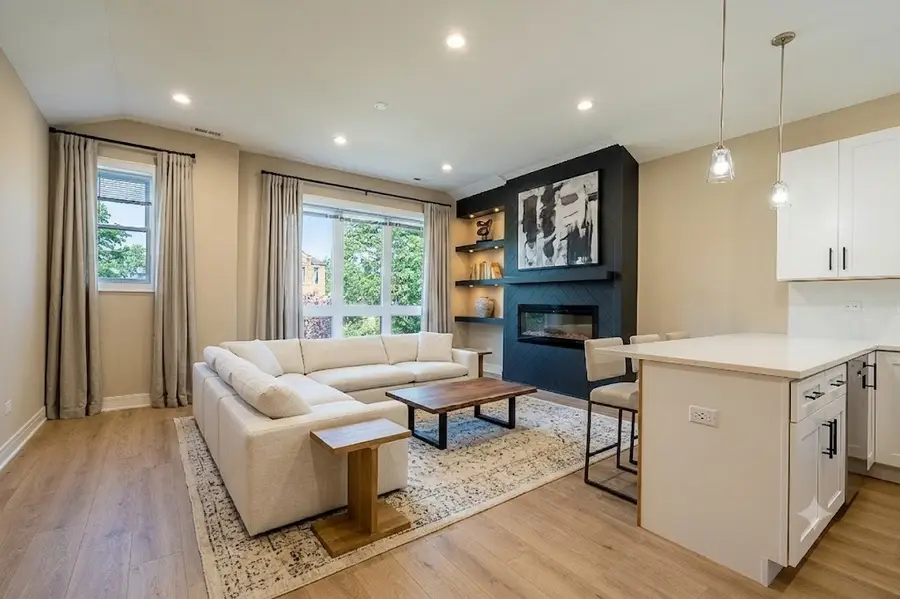 6621 S Drexel Avenue, Chicago, IL 60637 - #2