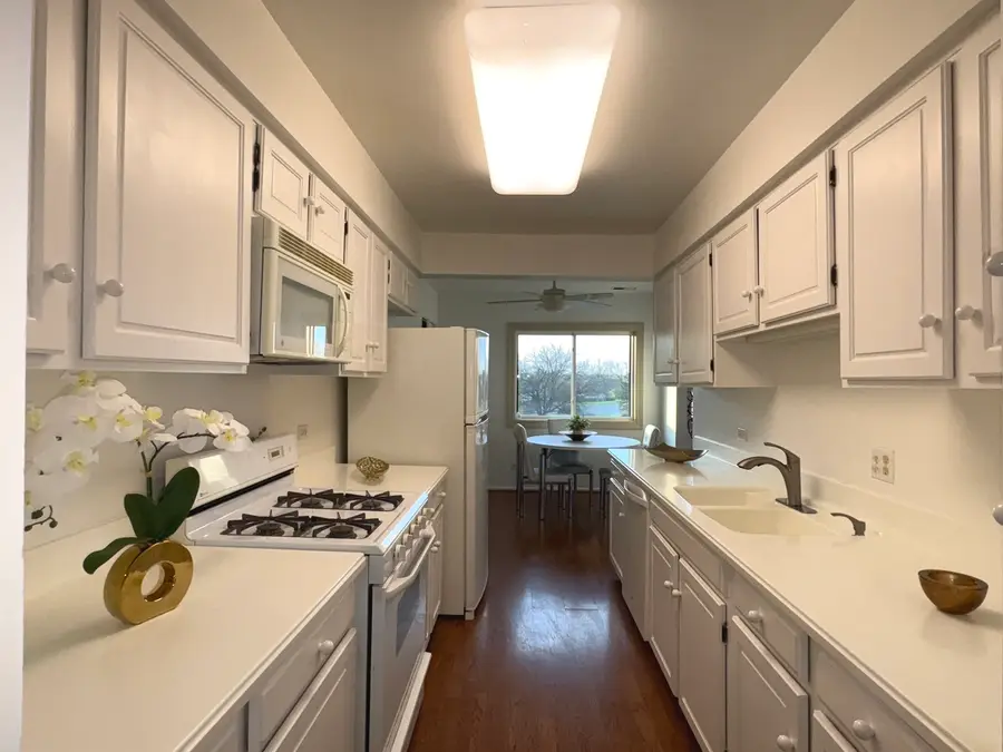 3350 N Carriageway Drive #318, Arlington Heights, IL 60004 - #2