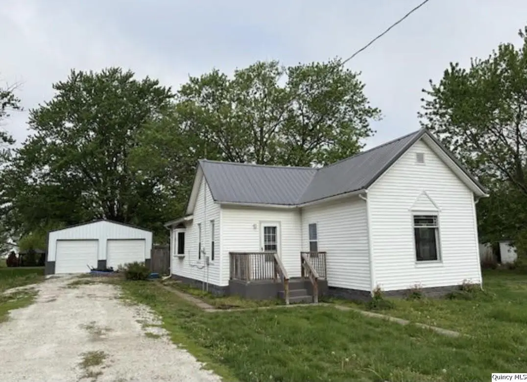 411 W 4th, Golden, IL 62339 - #1