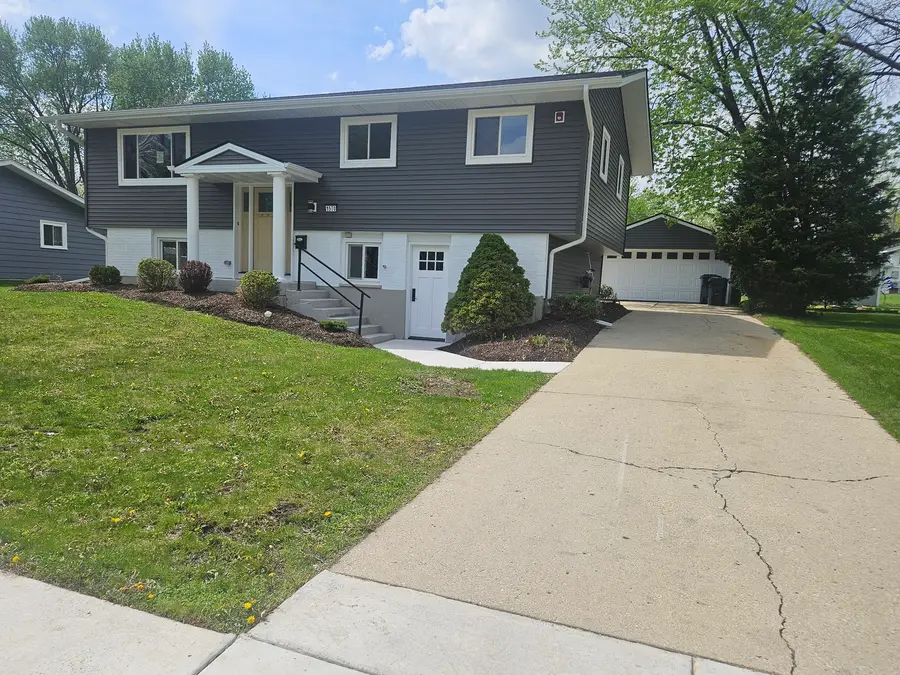 1570 Jefferson Road, Hoffman Estates, IL 60169 - #2