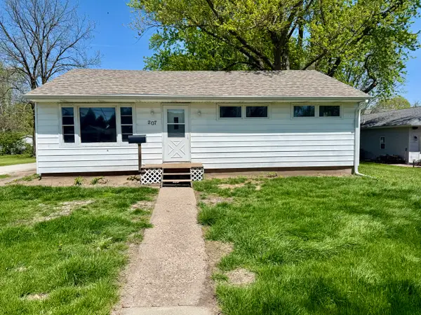 207 E Illinois Street, Cambridge, IL 61238