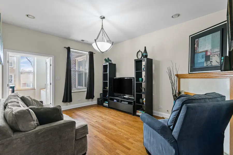 7654 N Greenview Avenue #2, Chicago, IL 60626 - #3