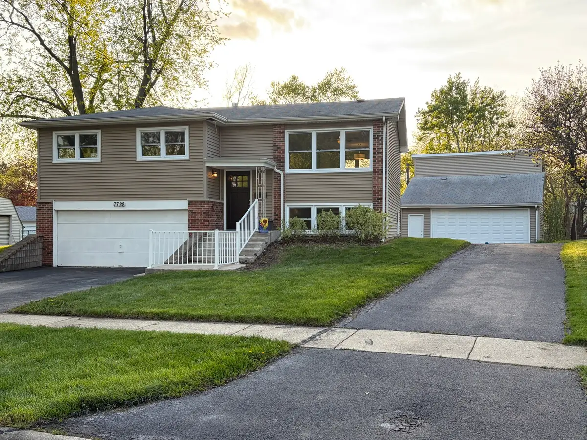 7728 Dalewood Parkway, Woodridge, IL 60517 - #1