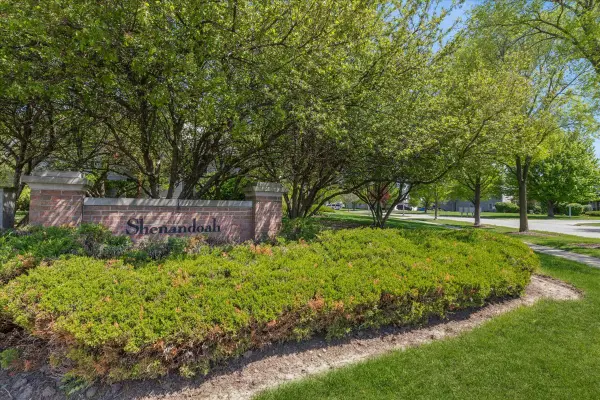 3414 Blue Ridge Drive, Carpentersville, IL 60110