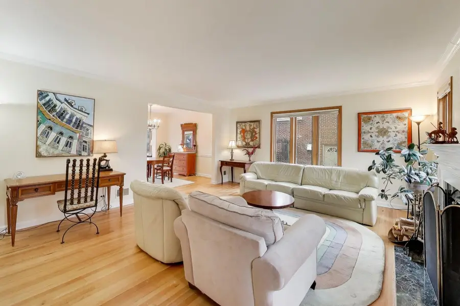 6621 N Keating Avenue, Lincolnwood, IL 60712 - #2