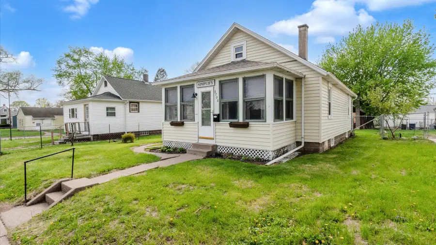 3708 N Fillmore Street, Davenport, IA 52806 - #2