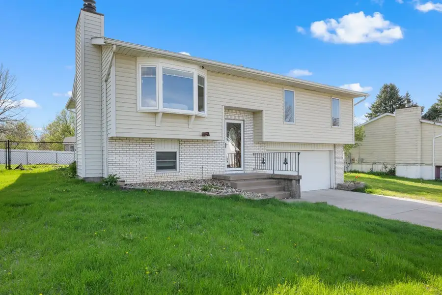 109 Blackhawk Drive, Eldridge, IA 52748 - #2