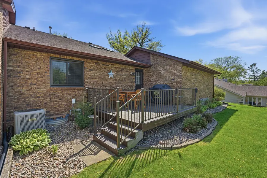 4706 Kynnelworth Drive #4706, Bettendorf, IA 52722 - #3