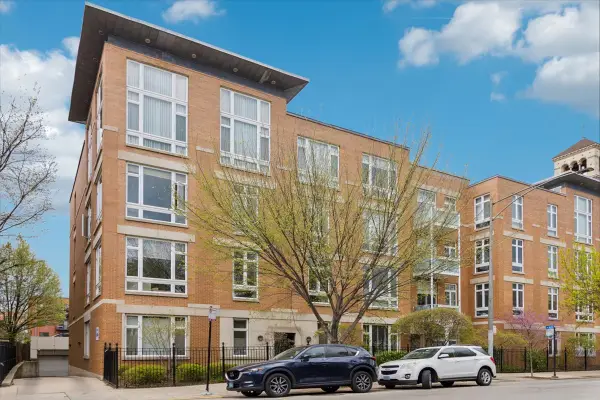 4150 N Sheridan Road #3S, Chicago, IL 60613