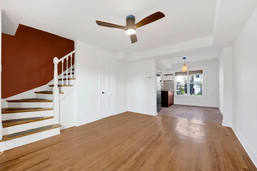 3752 W Cornelia Avenue, Chicago, IL 60618 - #3